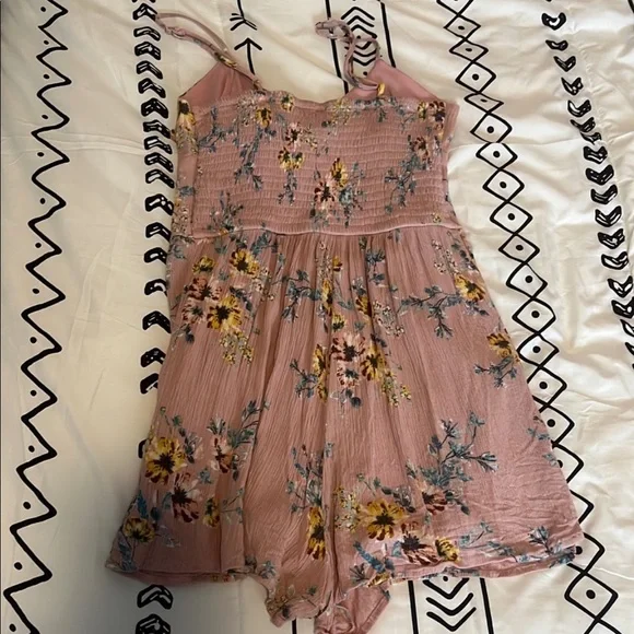 ROMPER - Picture 2 of 3